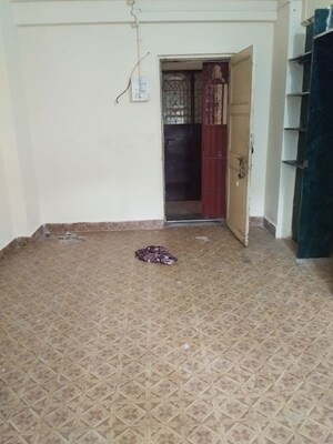Room in 1 RK Apartment at Kandivali West – for Rent