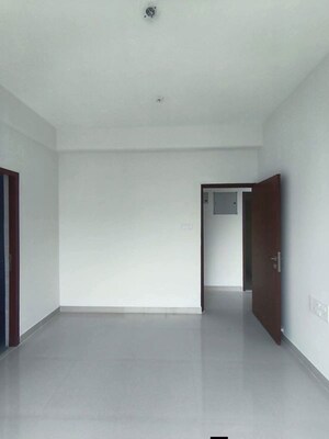 Room in 2 BHK Apartment at Dynamix Divum, Malad East – for Rent