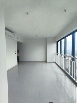Room in 2 BHK Apartment at Dynamix Divum, Malad East – for Rent