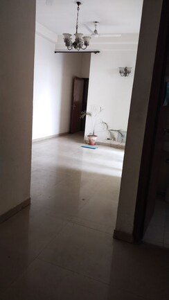 2.5 BHK Apartment For Rent in Mahagun Mywoods