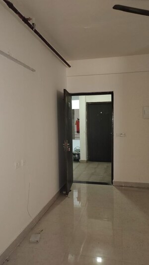 Room in 2 BHK Apartment at Signature Global The Roselia, Sector 95a – for Rent
