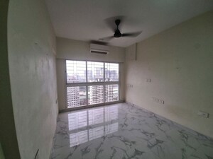 Room in 2 BHK Apartment at Raheja Ridgewood, Goregaon East – for Rent