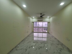 Room in 2 BHK Apartment at Raheja Ridgewood, Goregaon East – for Rent