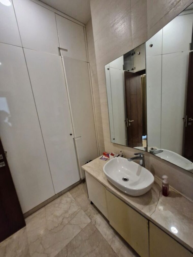 Bathroom, silverglades-hightown 4 Bedroom 2200 Sq.Ft. Builder Floor In Sushant Lok I Gurgaon 10661560