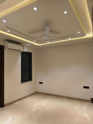 Room in 3 BHK Builder Floor at Dlf Cyber City – for Sale