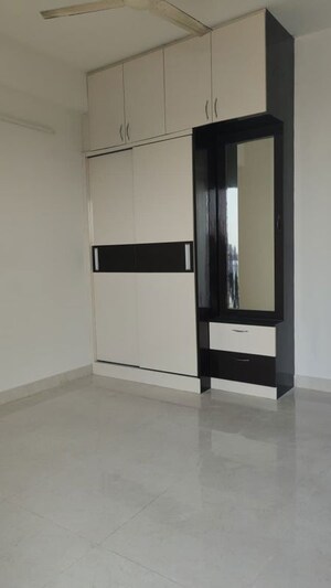 Room in 2 BHK Apartment at Signature Global The Roselia, Sector 95a – for Rent