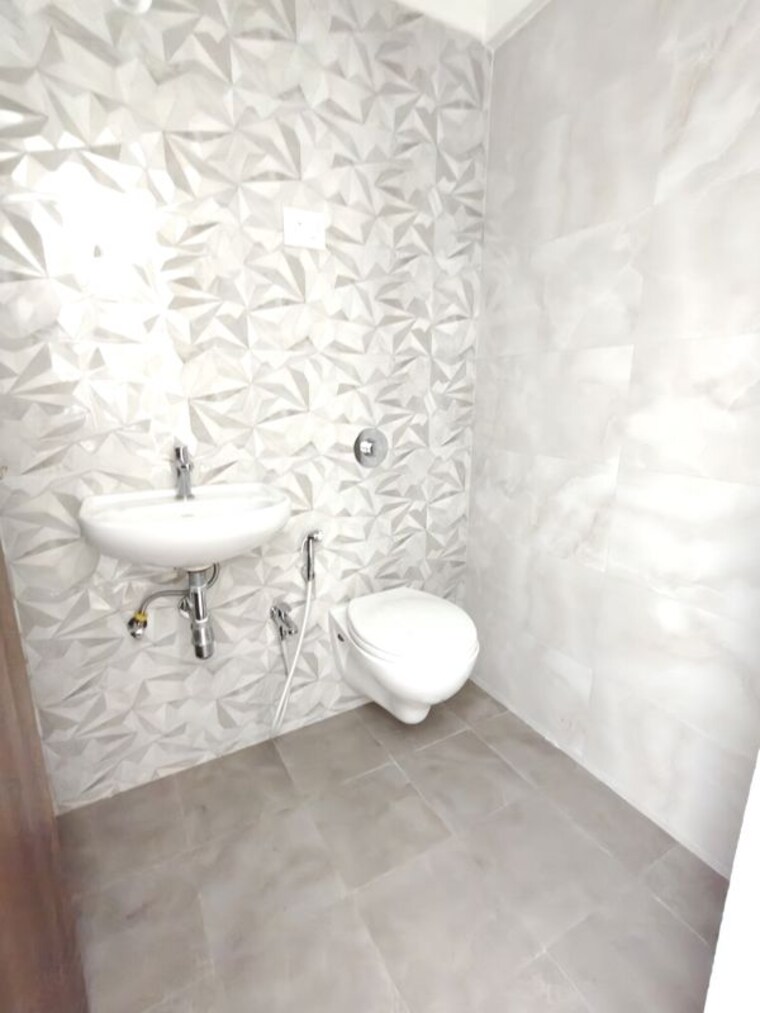 Bathroom, raunak-residency-thane 1 Bedroom 367 Sq.Ft. Apartment In Pokhran Road No One Thane 10658232