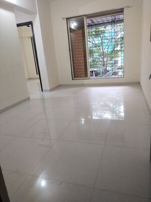 Room in 2 BHK Apartment at Dosti Heritage, Karanjade – for Rent