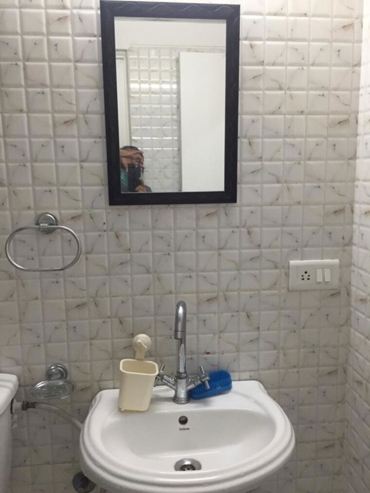 Bathroom, gaur-city-6th-avenue 3.5 Bedroom 1560 Sq.Ft. Apartment In Sector 4 Greater Noida Greater Noida 10661586