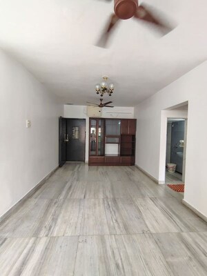 Room in 2 BHK Apartment at Indralok Apartments Andheri, Andheri West – for Rent