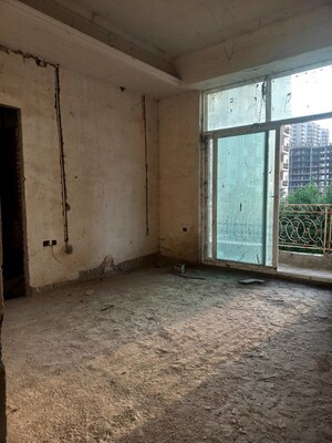 Room in 5 BHK Villa at Mahagun Mirabella, Sector 79 – for Sale