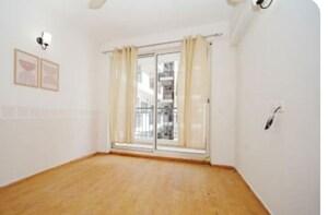 Room in 3 BHK Apartment at Bestech Park View Ananda, Sector 81 – for Sale