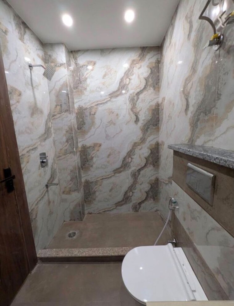 Bathroom, subhash nagar 3 Bedroom 140 Sq.Yd. Builder Floor In Subhash Nagar Delhi 10661616