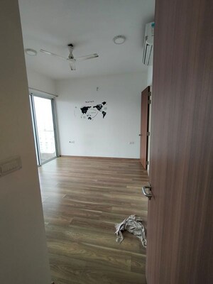 Room in 2 BHK Apartment at L&T Crescent Bay T2, Parel – for Rent