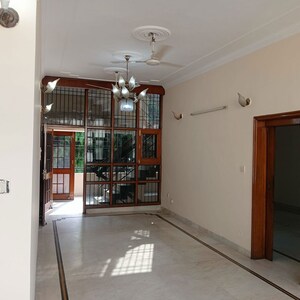 Room in 3 BHK Builder Floor at Sector 15 – for Rent
