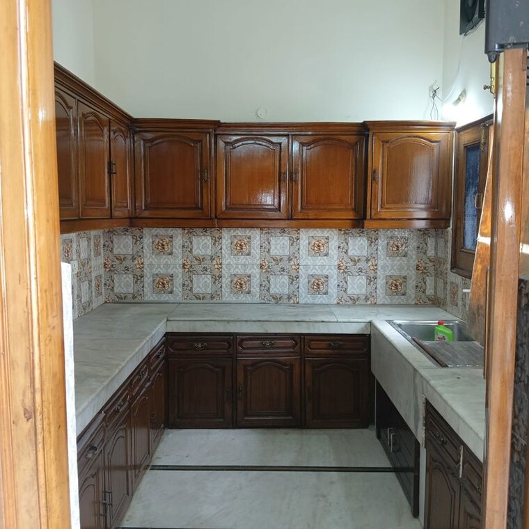 Kitchen, sector 15 3 Bedroom 2500 Sq.Ft. Builder Floor In Sector 15 Chandigarh 10661630