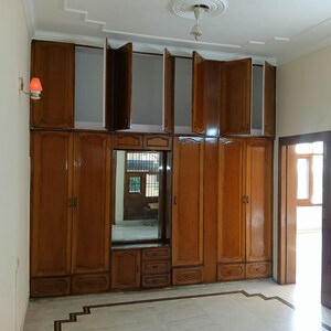 Room in 3 BHK Builder Floor at Sector 15 – for Rent