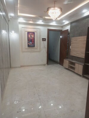 Room in  Builder Floor at Bhagwati Apartments Noida, Sector 73 – for Sale