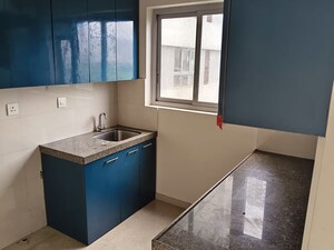 Room in 2 BHK Apartment at Piramal Vaikunth, Balkum Pada – for Rent