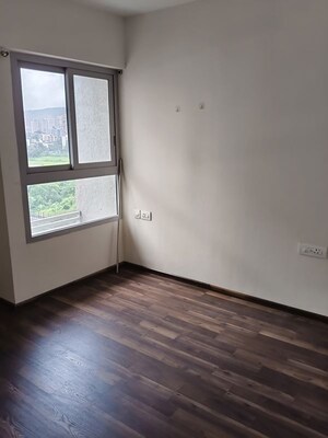 Room in 2 BHK Apartment at Piramal Vaikunth, Balkum Pada – for Rent
