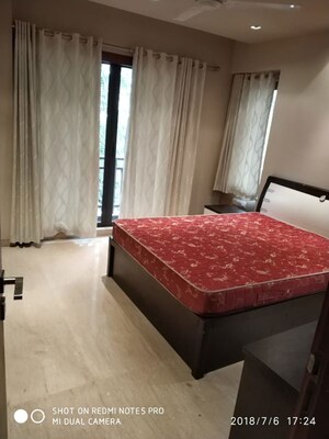 Bedroom in 4 BHK Apartment at Tiara Tower, Santacruz West – for Rent