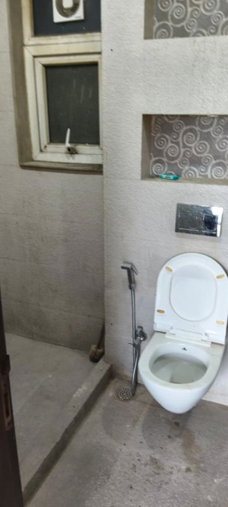 Bathroom, safdarjung enclave 3 Bedroom 200 Sq.Yd. Builder Floor In Safdarjung Enclave Delhi 10661651