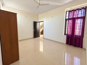 Room in 4 BHK Villa at Patrakar Colony – for Sale