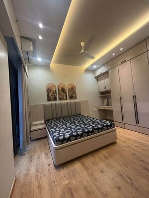 Bedroom in 3.5 BHK Apartment at Gurukul CHS Matunga, Matunga East – for Rent