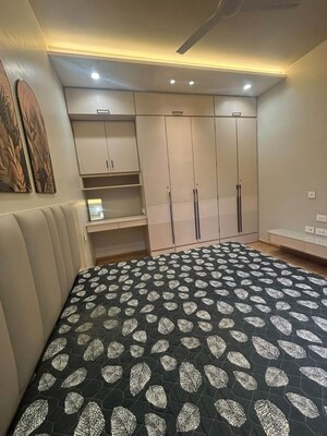 Bedroom in 3.5 BHK Apartment at Gurukul CHS Matunga, Matunga East – for Rent