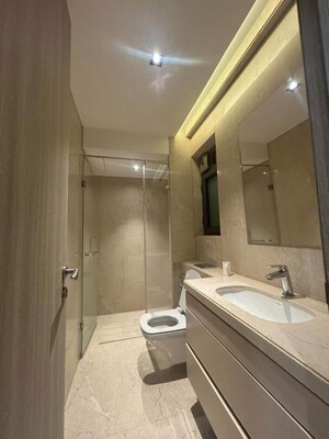 Bathroom in 3.5 BHK Apartment at Gurukul CHS Matunga, Matunga East – for Rent