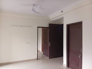 Room in 2.5 BHK Apartment at Amrapali Silicon City, Sector 76 – for Sale