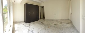 Room in 3 BHK Apartment at Raj Rishi, Khar West – for Sale