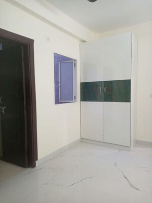 Room in  Builder Floor at Aarya Vihar, Sector 73 – for Sale
