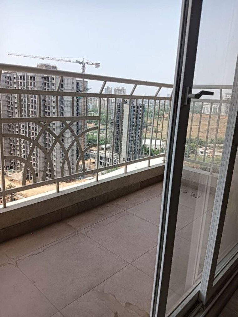 Balcony, sare-home 2.5 Bedroom 1326 Sq.Ft. Apartment In Sector 92 Gurgaon 10661841