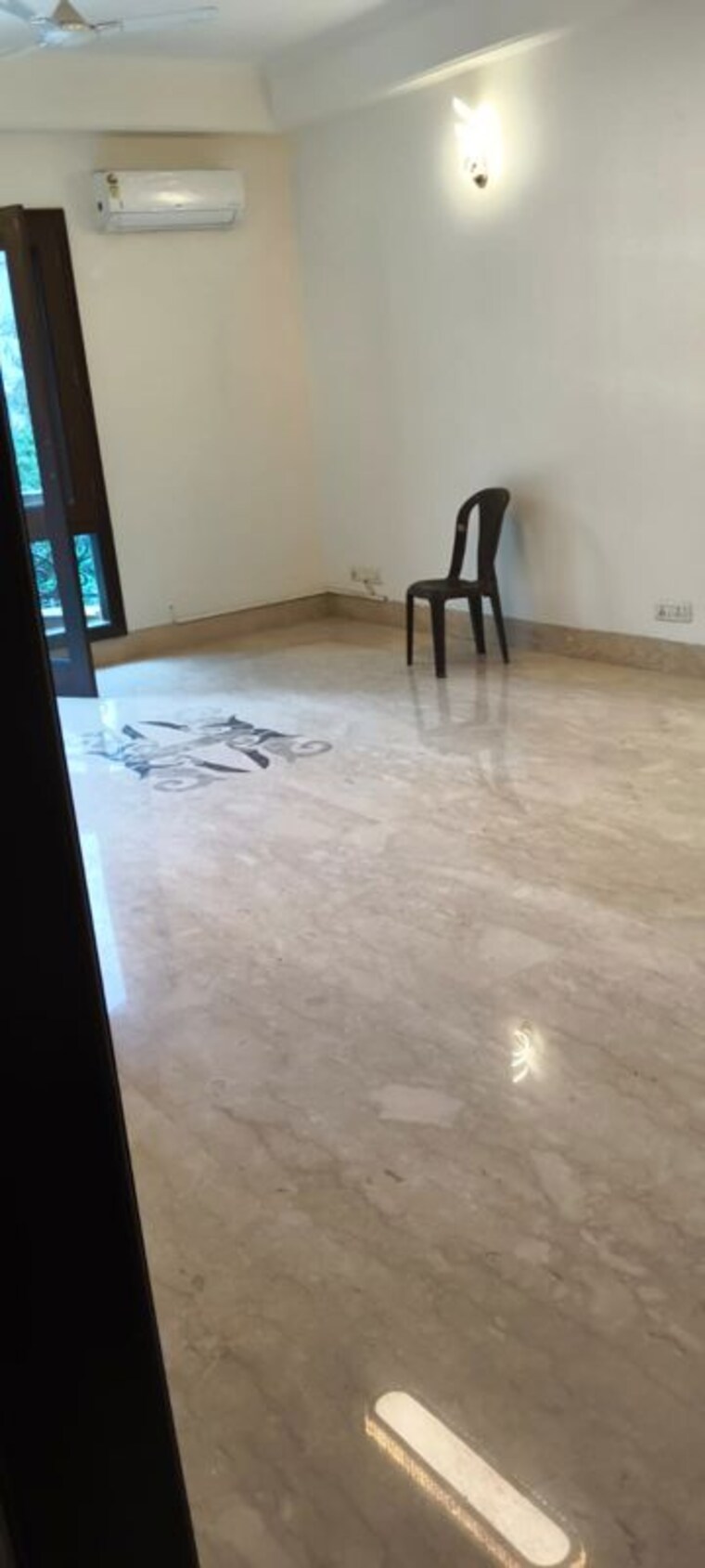 Room, safdarjung enclave 4 Bedroom 300 Sq.Yd. Builder Floor In Safdarjung Enclave Delhi 10661838
