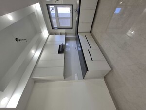 Building Lobby in 3 BHK Builder Floor at Sector 51 – for Rent