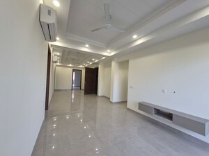 3 BHK Builder Floor For Rent in Sector 51