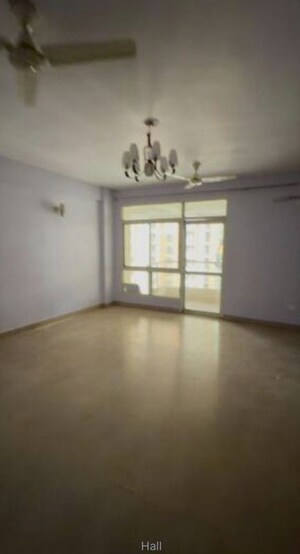 Room in 4 BHK Apartment at Supertech Czar Suites, Omicron I Greater Noida – for Rent