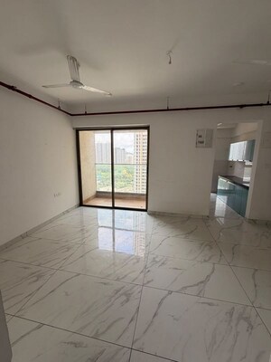 Room in 2 BHK Apartment at Raymond Ten X Habitat, Pokhran Road No Two – for Rent