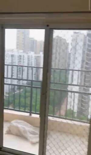 3.5 BHK Apartment For Sale in Mahagun Moderne, Sector 78