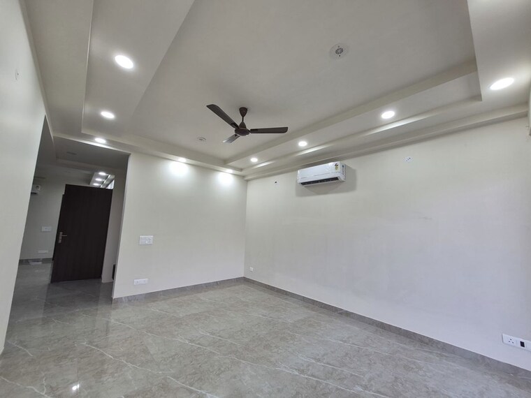 Room, sector 51 3 Bedroom 2500 Sq.Ft. Builder Floor In Sector 51 Gurgaon 10661911