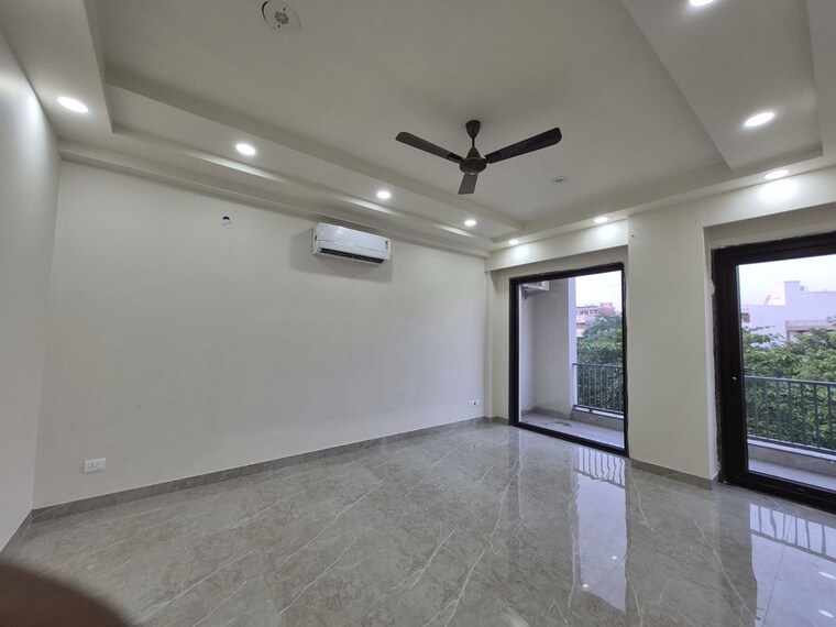 Room, sector 51 3 Bedroom 2500 Sq.Ft. Builder Floor In Sector 51 Gurgaon 10661911