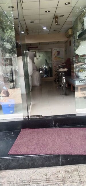  Shop For Rent in Camp