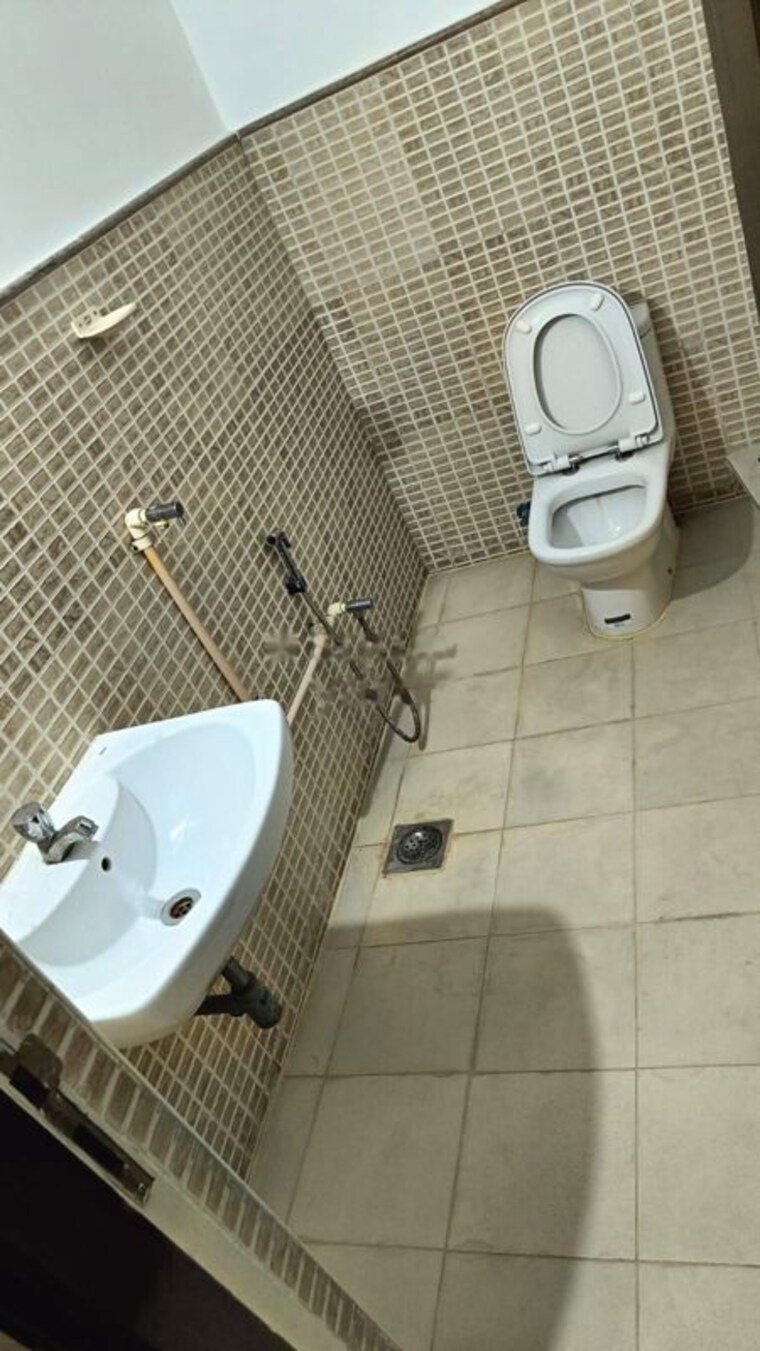 Bathroom, aparna-cyber-county 4 Bedroom 2625 Sq.Ft. Apartment In Gopanpally Hyderabad 10661945