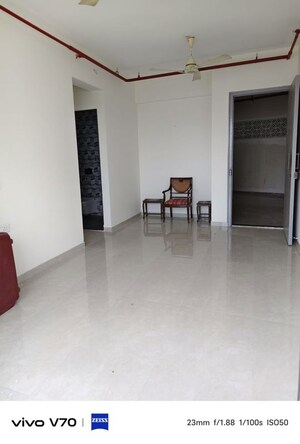 Room in 3 BHK Apartment at Damji Shamji Mahavir Spring Tulip Phase 1, Pokhran Road No Two – for Rent