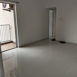 Room in 3 BHK Apartment at Godrej Boulevard, Manjari – for Rent