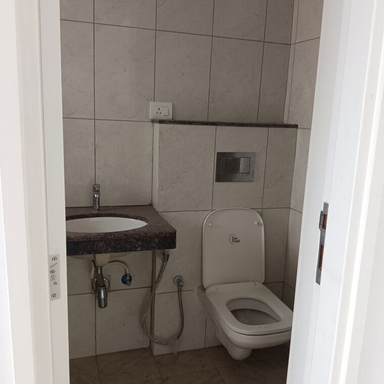 Bathroom, godrej-boulevard 3 Bedroom 789 Sq.Ft. Apartment In Manjari Pune 10661909
