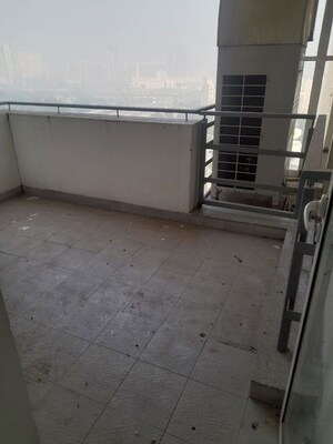 Bathroom in 3.5 BHK Apartment at M3M Merlin, Sector 67 – for Rent