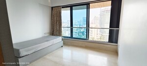 Room in 3 BHK Apartment at Lakhanis Signature, Bandra West – for Rent
