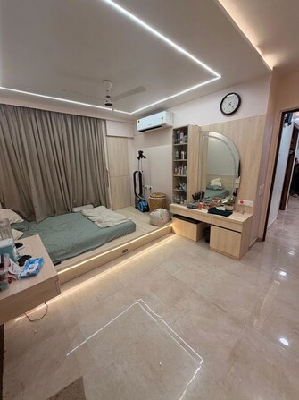 1 BHK +  800 Sq.Ft. Apartment in Hiranandani Estate